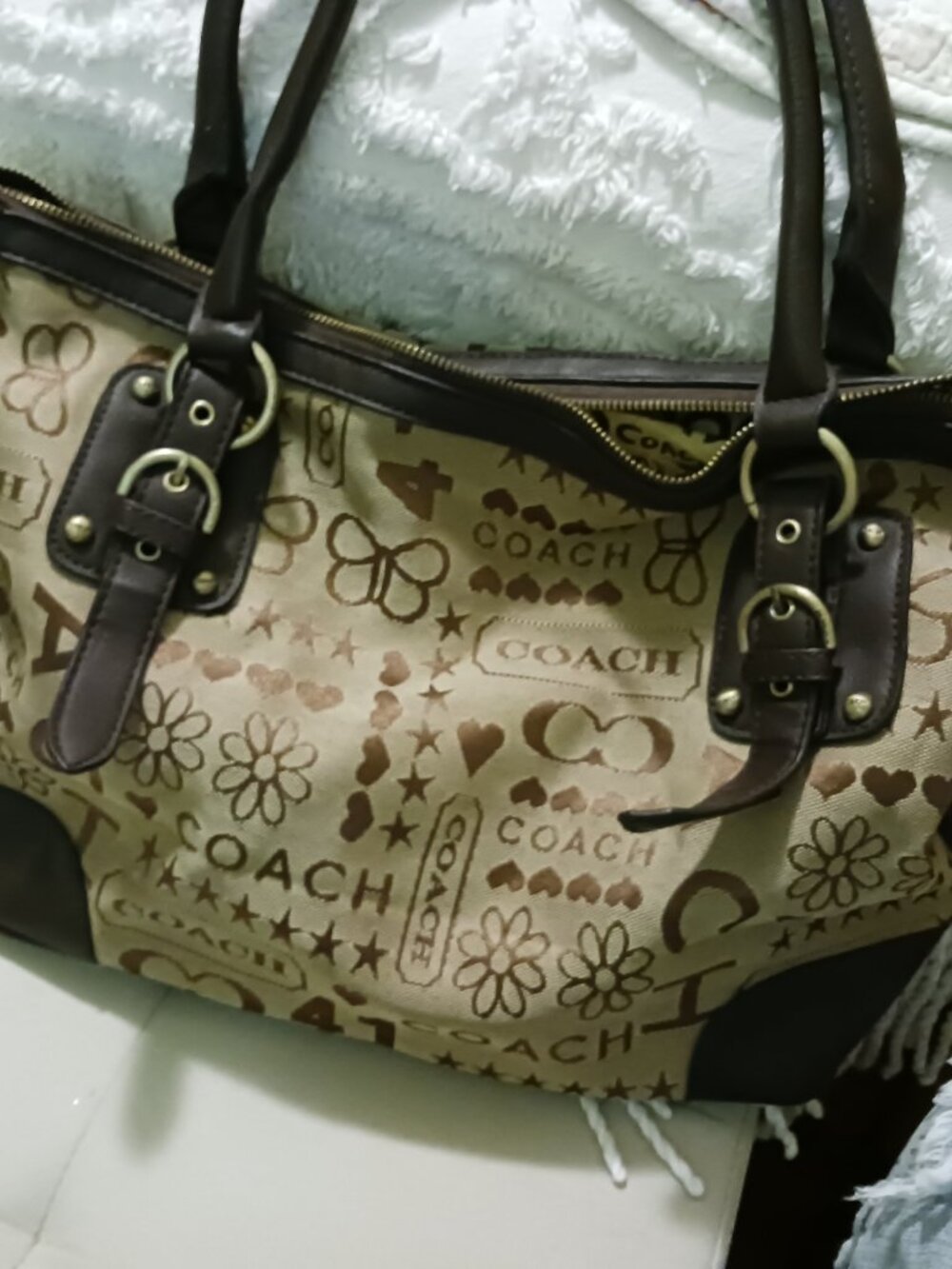 Classic Coach Purse - Picture 5 of 7